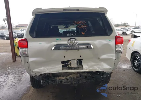 2011 Toyota 4Runner Limited V6 z USA, uszkodzony, nr VIN JTEZU5JR2B5030933